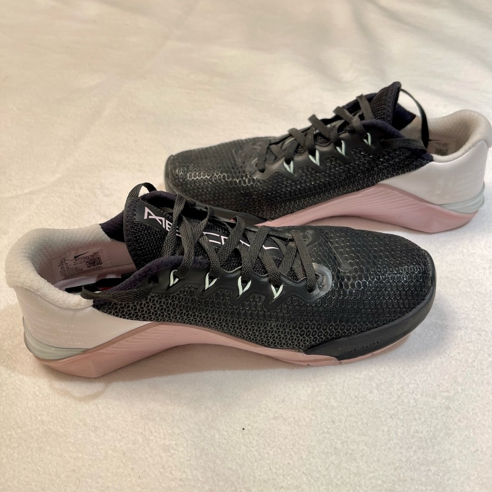 Women’s Nike Metcon Shoes